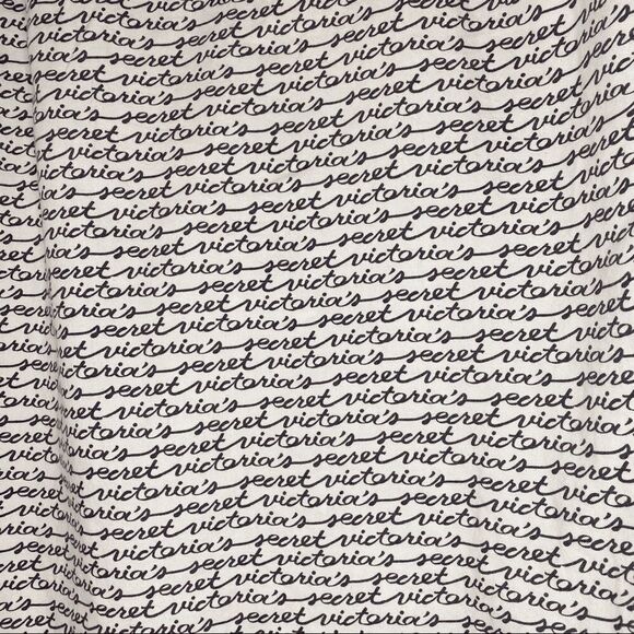 VICTORIA’S Secret All-Over Logo Pajama Set - Picture 14 of 15